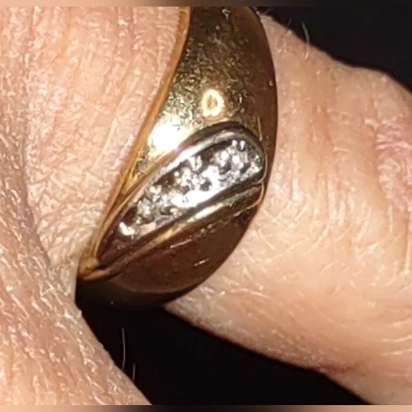DIAMOND 10k solid gold 3 stone ring - Picture 3 of 8